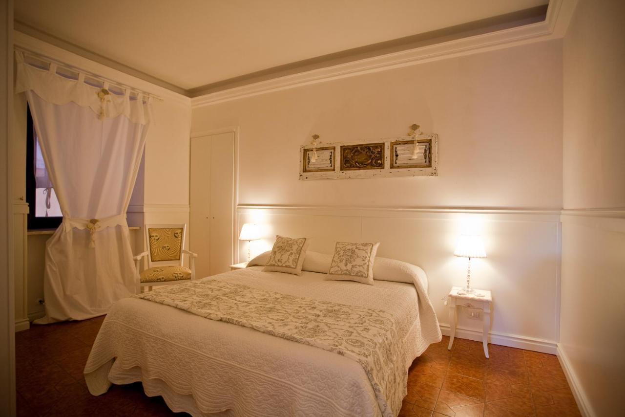 Antica Riva Apartment เวโรนา ภายนอก รูปภาพ